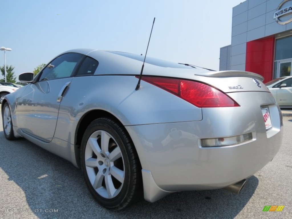 2004 350Z Coupe - Chrome Silver Metallic / Carbon Black photo #3