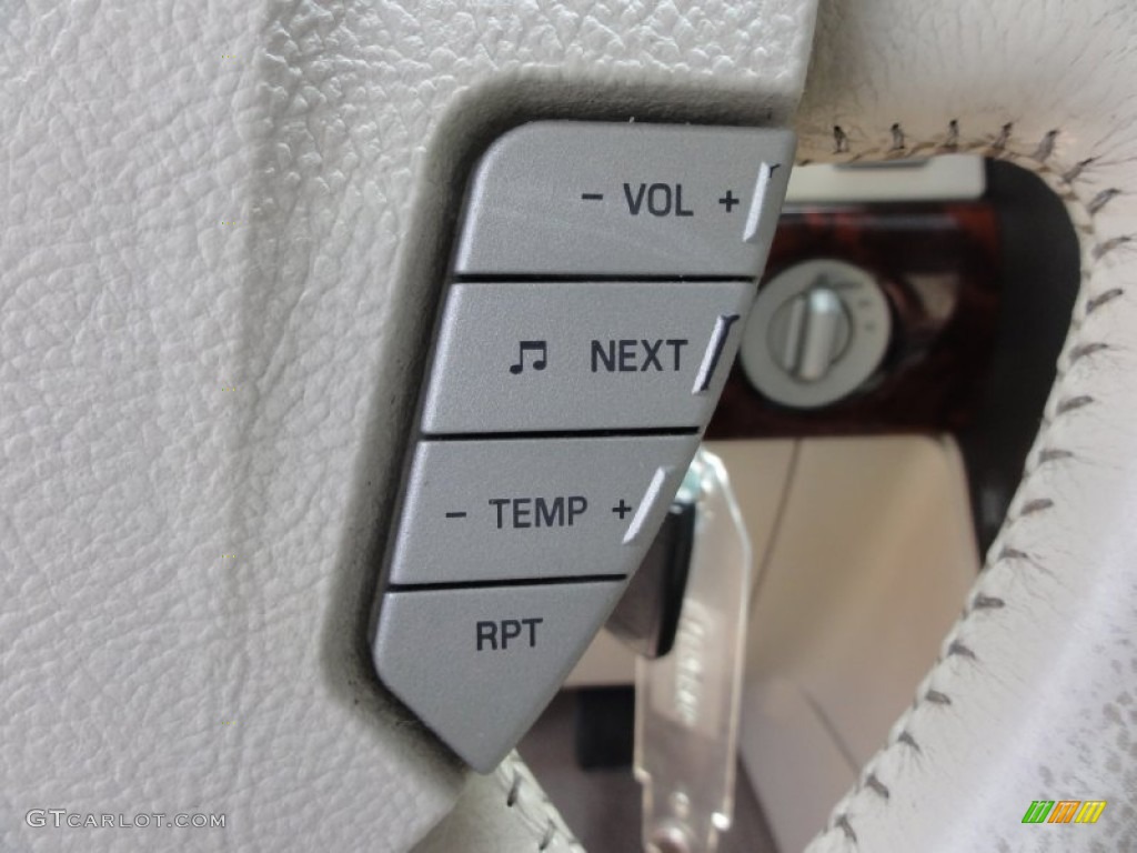 2003 Lincoln Navigator Luxury 4x4 Controls Photo #67530092