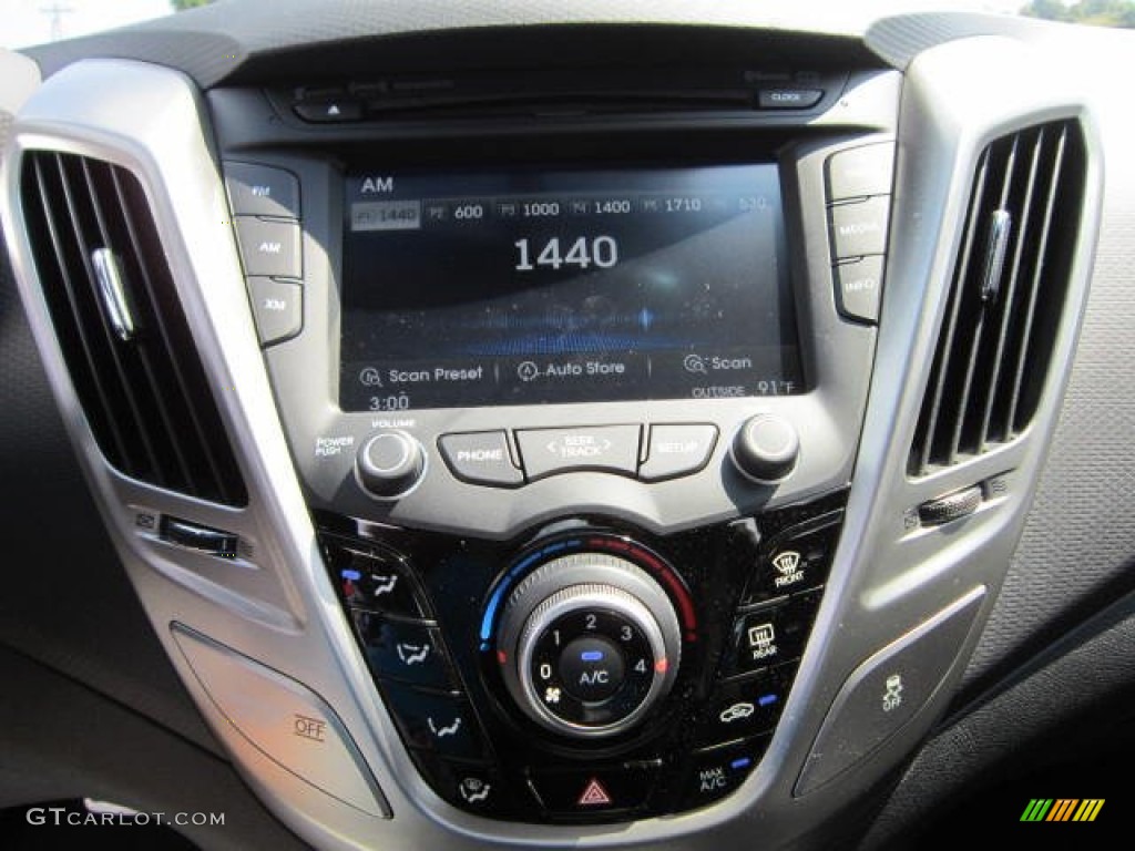 2012 Hyundai Veloster Standard Veloster Model Controls Photo #67533500