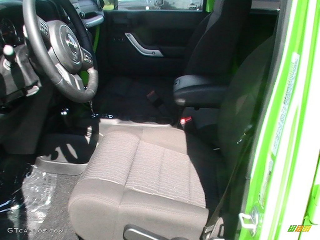 2012 Wrangler Unlimited Sahara 4x4 - Gecko Green / Black photo #2