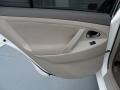 Super White - Camry LE Photo No. 31