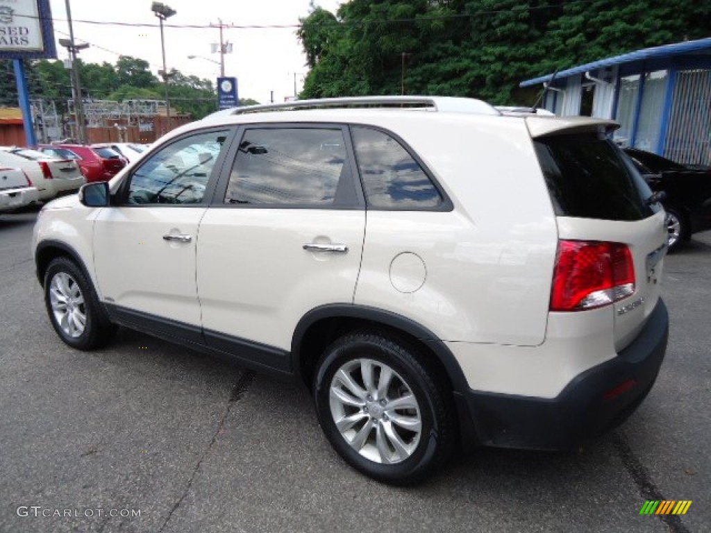 2011 Sorento EX AWD - White Sand Beige / Beige photo #3