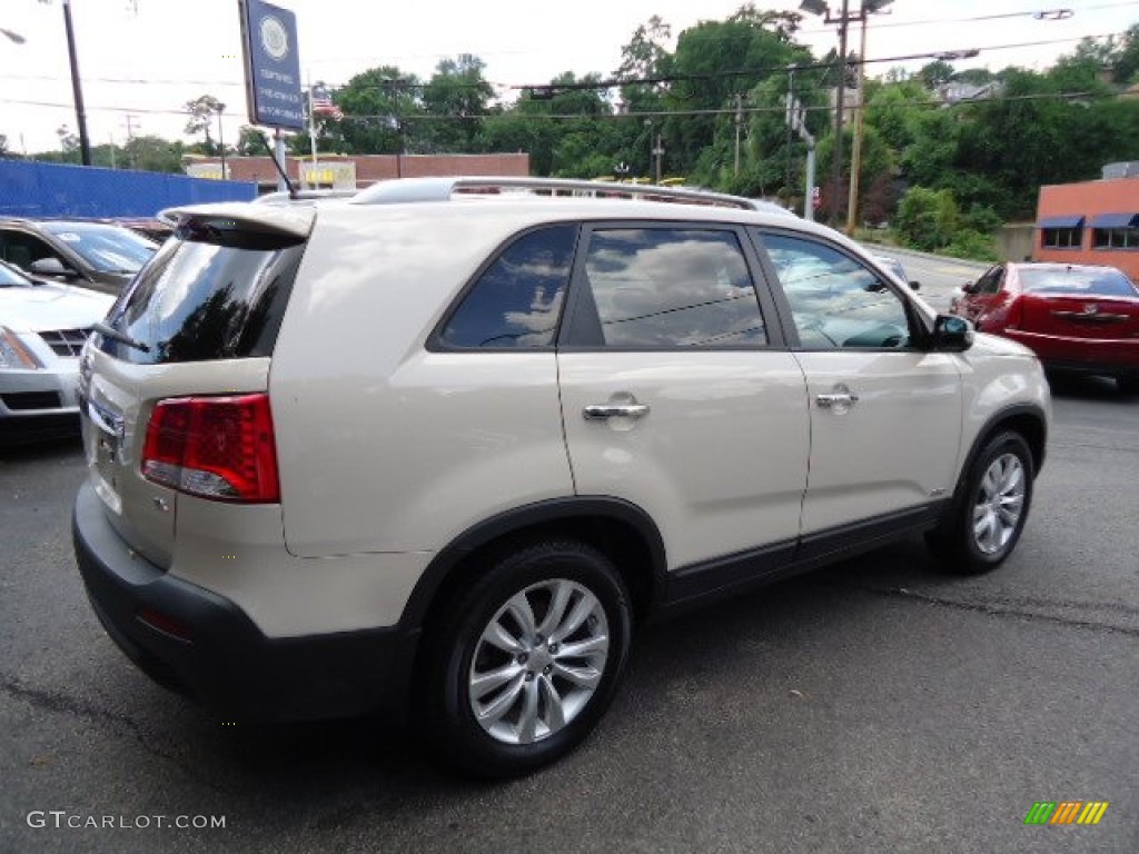 2011 Sorento EX AWD - White Sand Beige / Beige photo #5