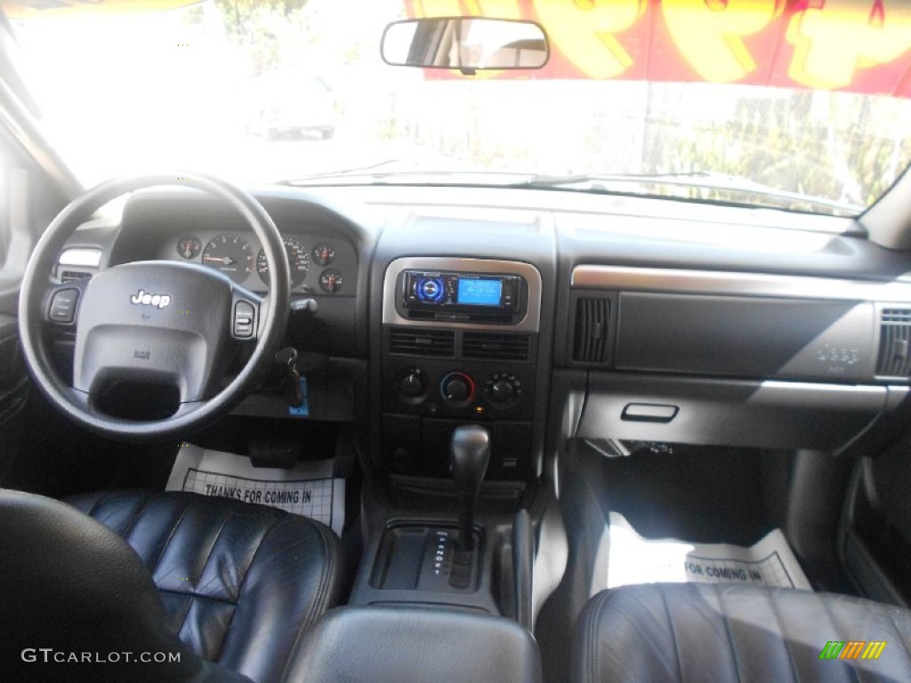 2002 Grand Cherokee Laredo - Black / Dark Slate Gray photo #20