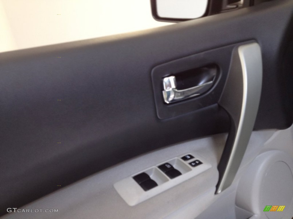 2011 Rogue S AWD - Silver Ice Metallic / Gray photo #13