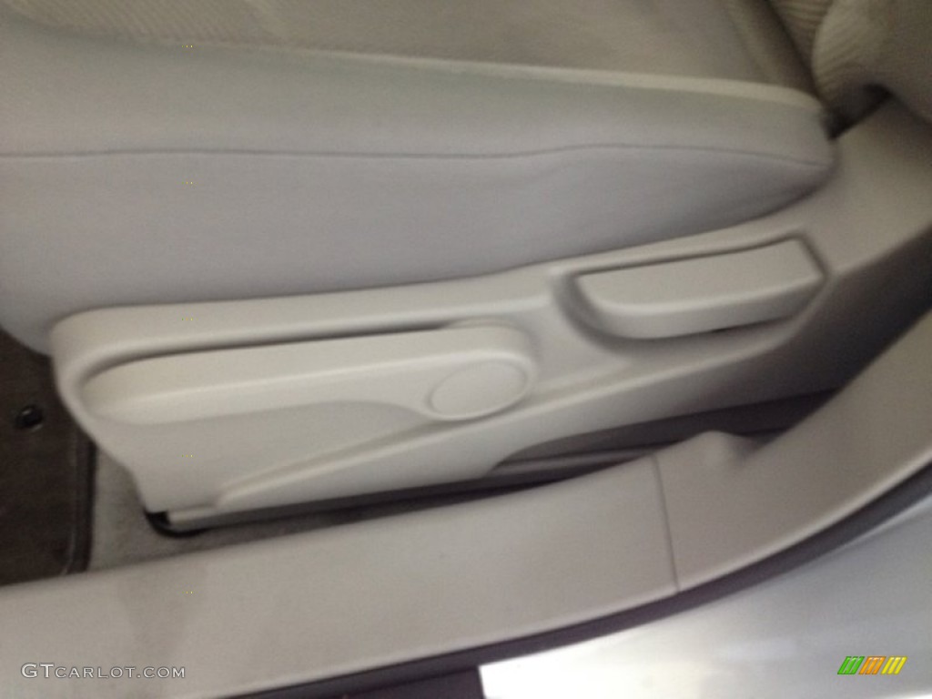 2011 Rogue S AWD - Silver Ice Metallic / Gray photo #17
