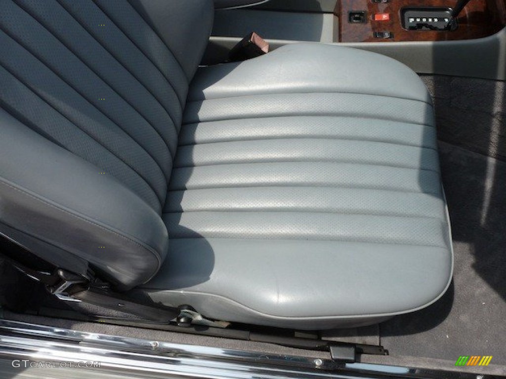 Grey Interior 1987 Mercedes-Benz SL Class 560 SL Roadster Photo #67551765
