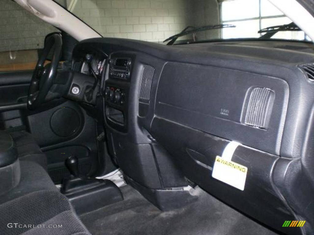 2004 Ram 1500 SLT Quad Cab 4x4 - Graphite Metallic / Dark Slate Gray photo #46
