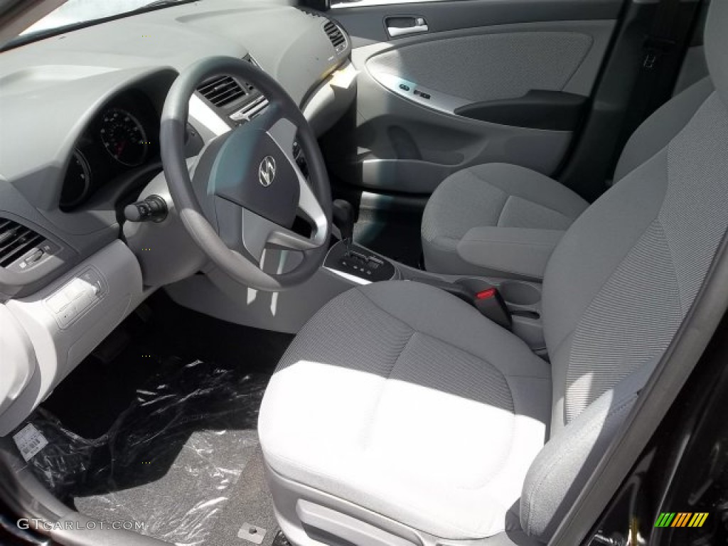 2013 Hyundai Accent GLS 4 Door Front Seat Photo #67566571
