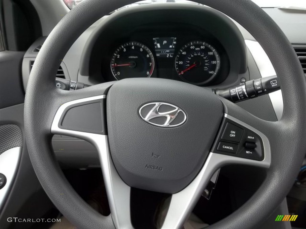 2013 Hyundai Accent GS 5 Door Gray Steering Wheel Photo #67567063