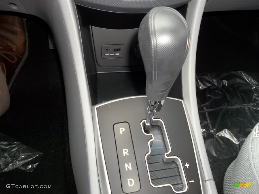 2013 Hyundai Accent GS 5 Door 6 Speed Shiftronic Automatic Transmission Photo #67567080