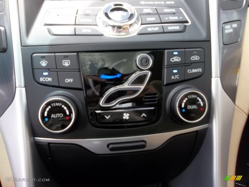 2012 Hyundai Sonata Hybrid Controls Photo #67567179