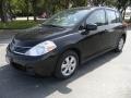 Super Black - Versa 1.8 SL Hatchback Photo No. 2
