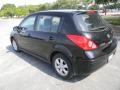 Super Black - Versa 1.8 SL Hatchback Photo No. 3