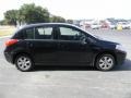 Super Black - Versa 1.8 SL Hatchback Photo No. 5