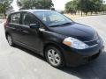 Super Black - Versa 1.8 SL Hatchback Photo No. 6