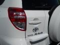 Super White - RAV4 4WD Photo No. 8