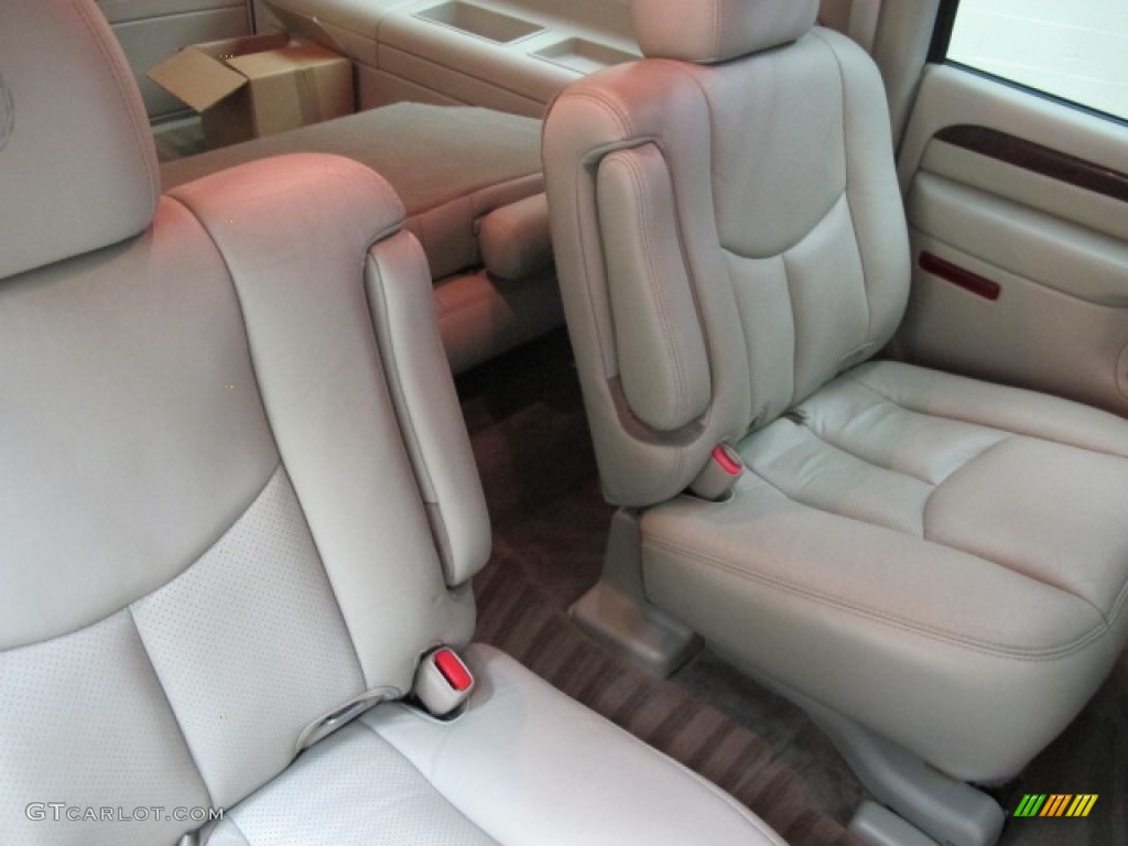 2006 Escalade ESV AWD - White Diamond / Shale photo #25