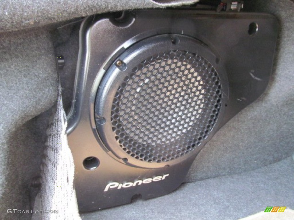 2005 Chevrolet Cobalt LT Sedan Audio System Photo #67580752