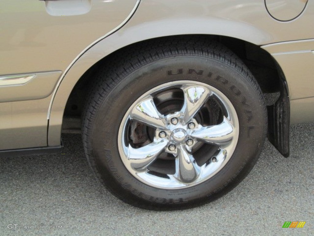 2004 Grand Marquis GS - Arizona Beige Metallic / Medium Parchment photo #3