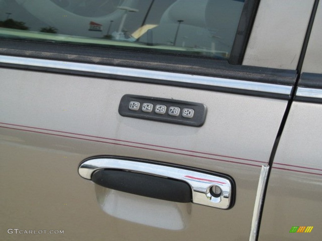 2004 Grand Marquis GS - Arizona Beige Metallic / Medium Parchment photo #4