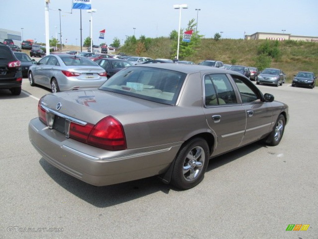 2004 Grand Marquis GS - Arizona Beige Metallic / Medium Parchment photo #7