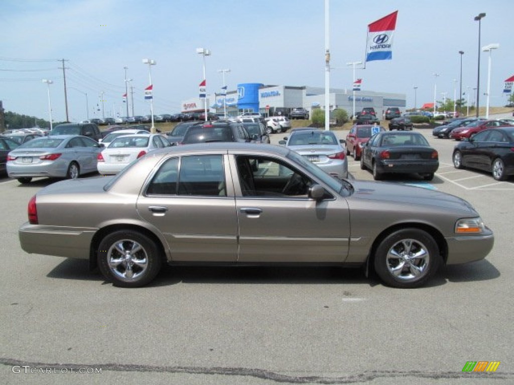 2004 Grand Marquis GS - Arizona Beige Metallic / Medium Parchment photo #8