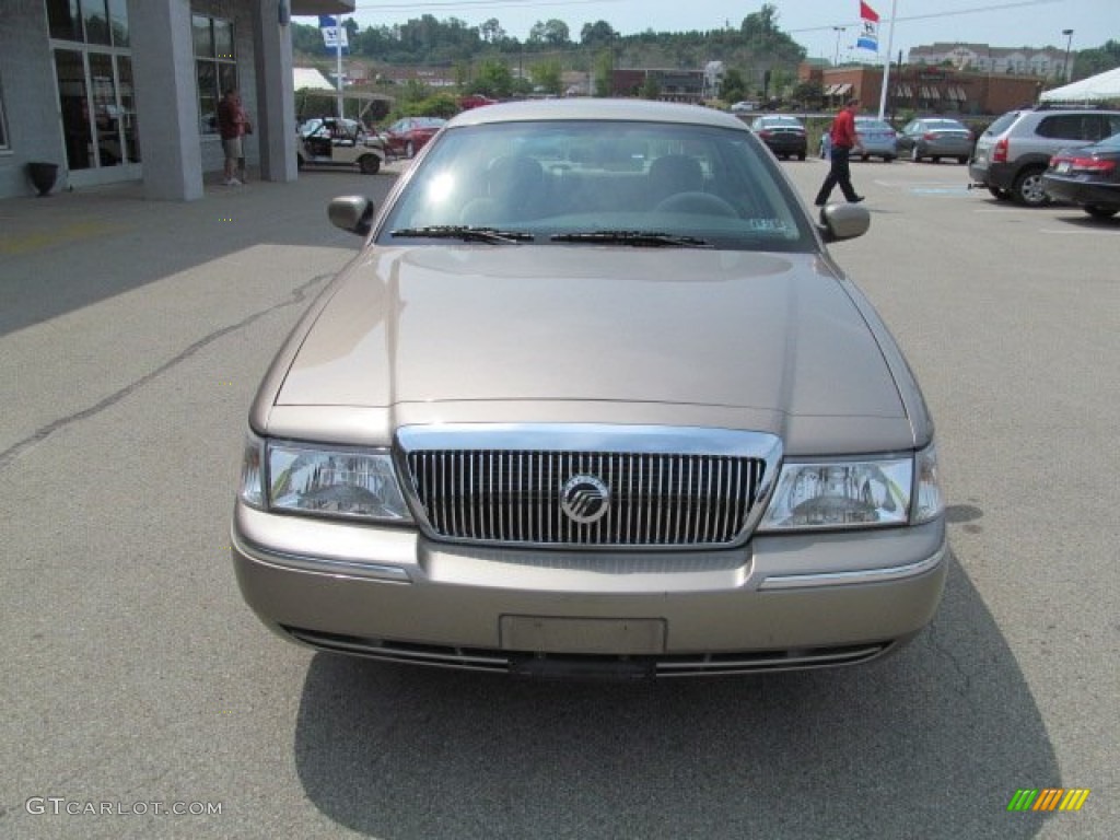 2004 Grand Marquis GS - Arizona Beige Metallic / Medium Parchment photo #10