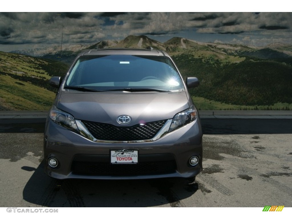 2012 Sienna SE - Predawn Gray Mica / Dark Charcoal photo #4