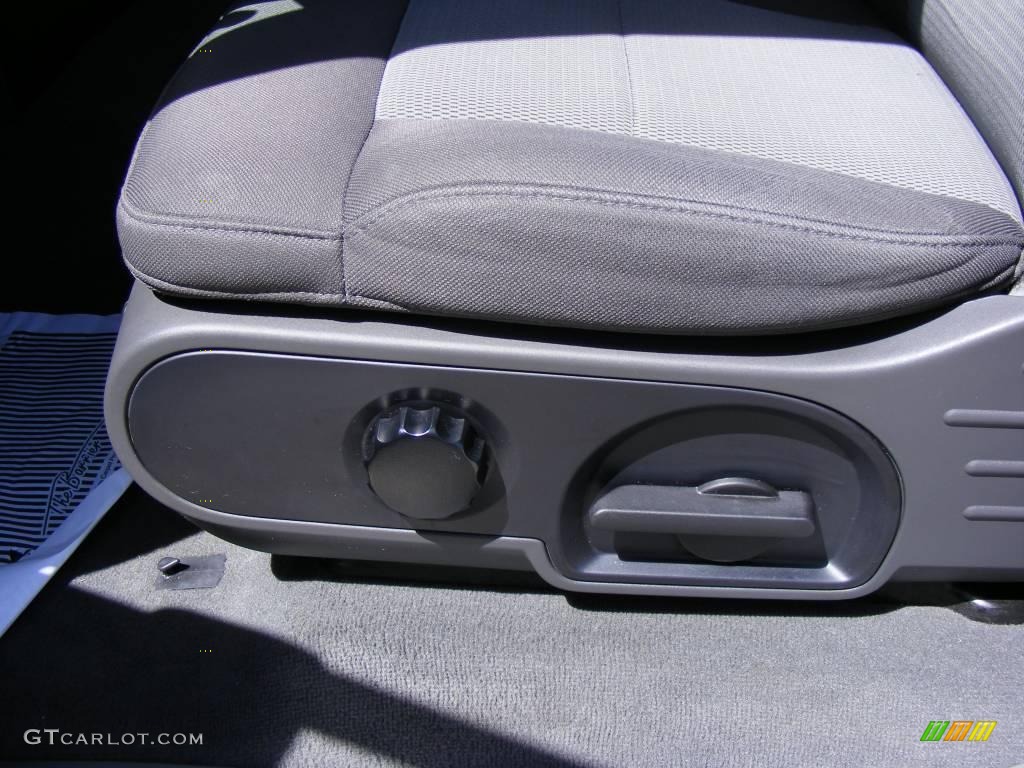 2006 F150 XLT SuperCrew - Dark Shadow Grey Metallic / Medium/Dark Flint photo #37