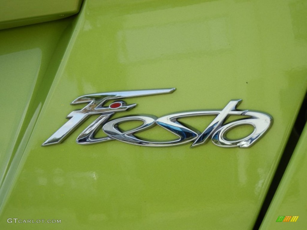 2011 Fiesta SE Hatchback - Lime Squeeze Metallic / Charcoal Black/Blue Cloth photo #9