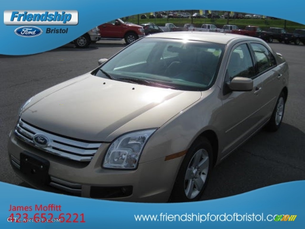 2008 Fusion SE - Dune Pearl Metallic / Camel photo #2