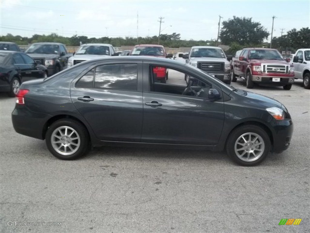 2010 Yaris Sedan - Flint Mica / Dark Charcoal photo #2