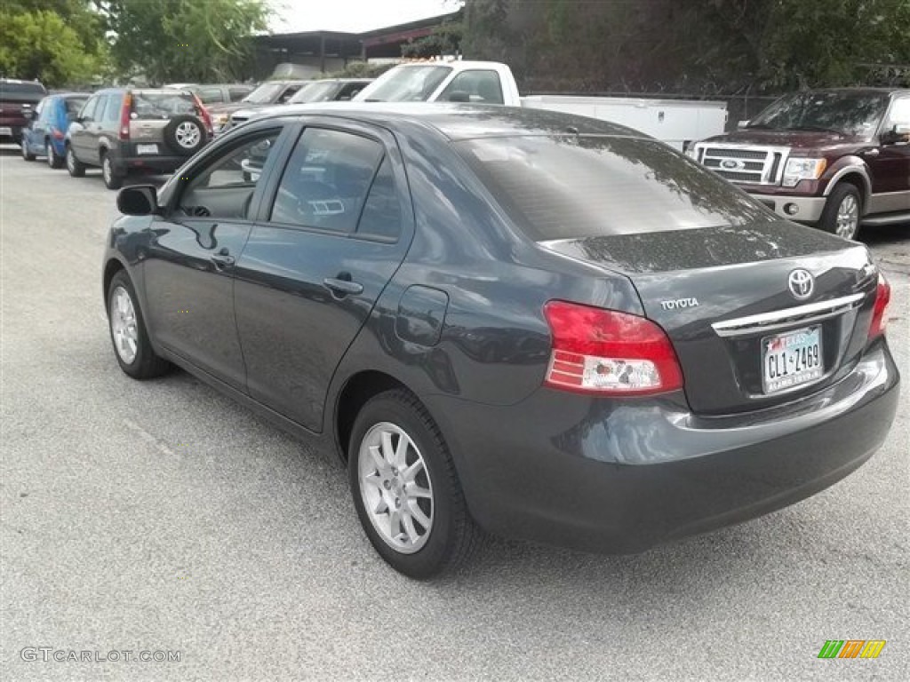 2010 Yaris Sedan - Flint Mica / Dark Charcoal photo #5