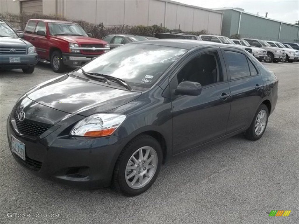 2010 Yaris Sedan - Flint Mica / Dark Charcoal photo #7