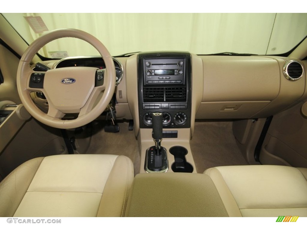 2008 Ford Explorer XLT Dashboard Photos