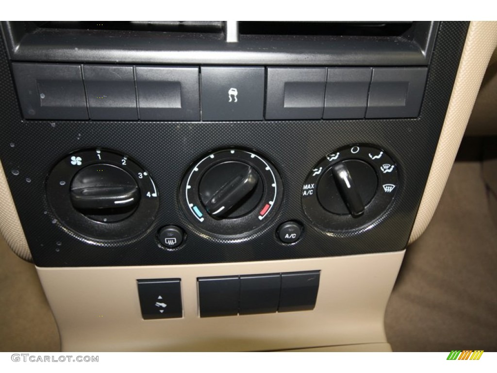 2008 Ford Explorer XLT Controls Photos