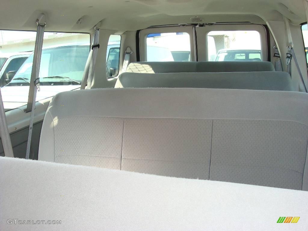 2007 E Series Van E350 Super Duty XLT 15 Passenger - Oxford White / Medium Flint Grey photo #16