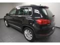 Deep Black Metallic - Tiguan SE Photo No. 5