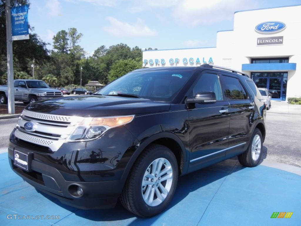 2013 Explorer XLT - Tuxedo Black Metallic / Charcoal Black photo #1