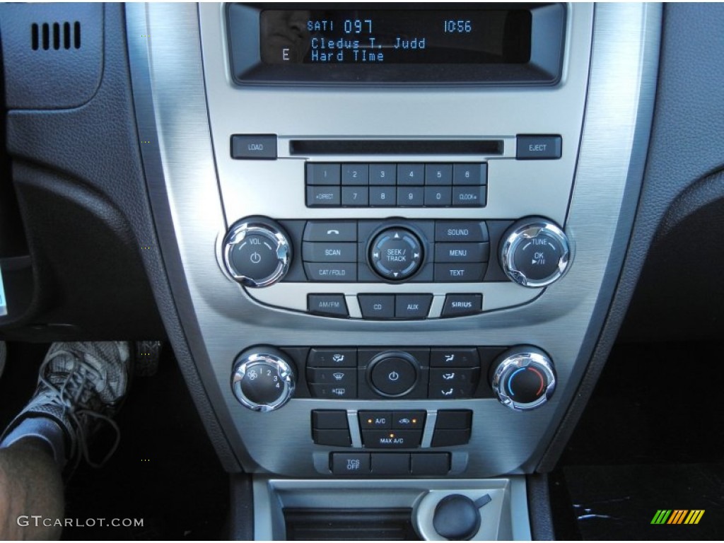 2012 Fusion SE - Ingot Silver Metallic / Charcoal Black photo #10