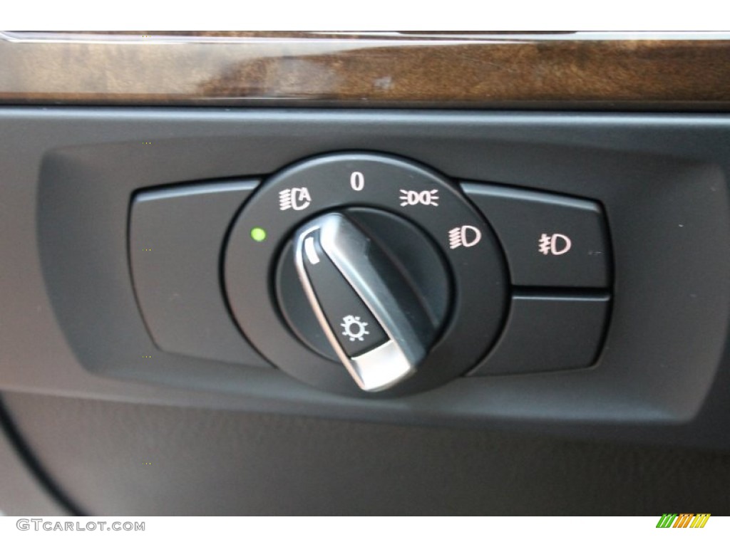 2009 BMW 3 Series 335i Sedan Controls Photo #67600857