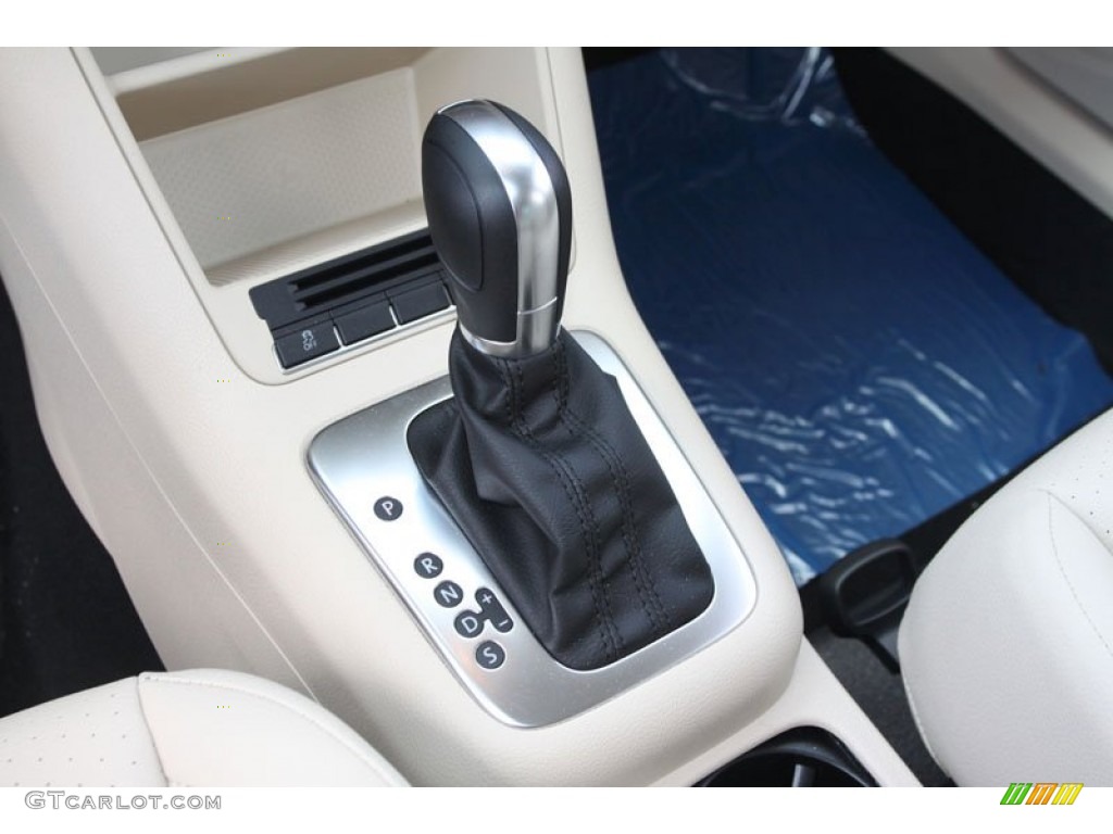 2012 Tiguan LE - Deep Black Metallic / Beige photo #18