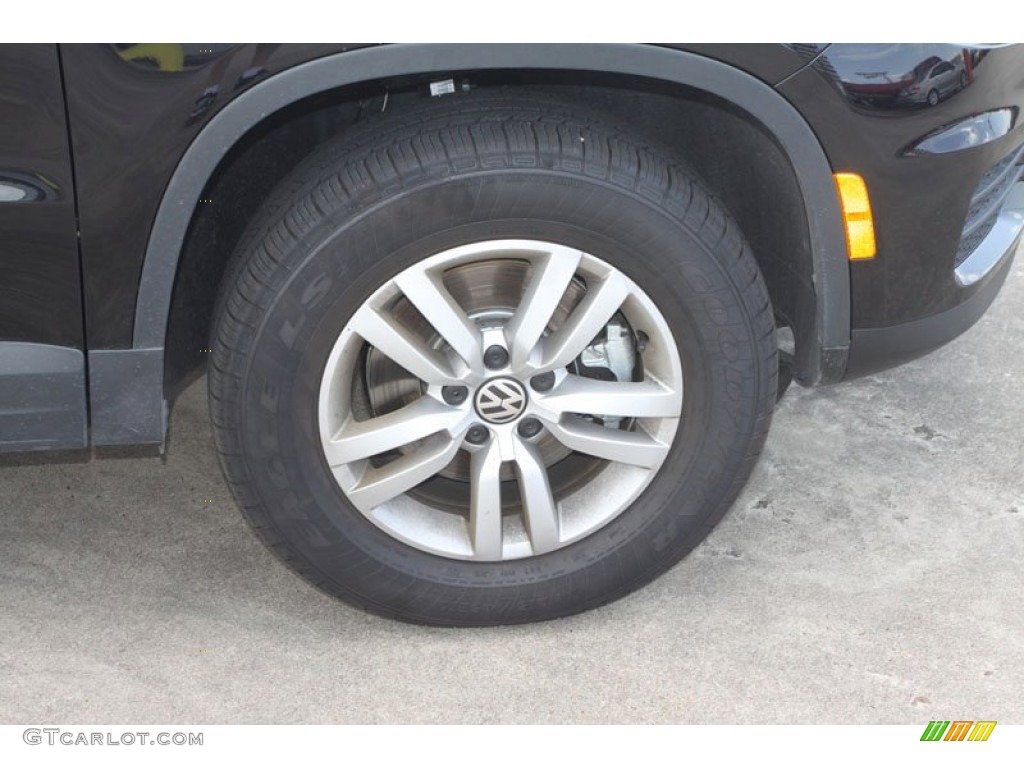 2012 Tiguan LE - Deep Black Metallic / Beige photo #25