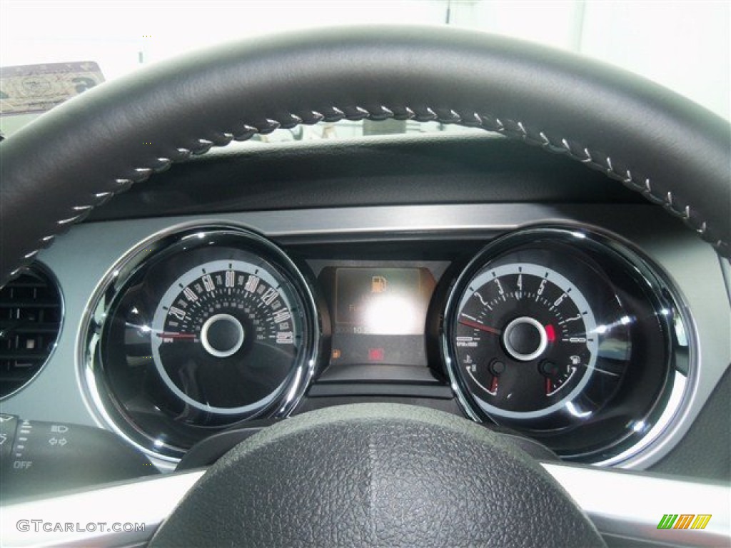 2013 Ford Mustang GT Premium Coupe Gauges Photo #67608010
