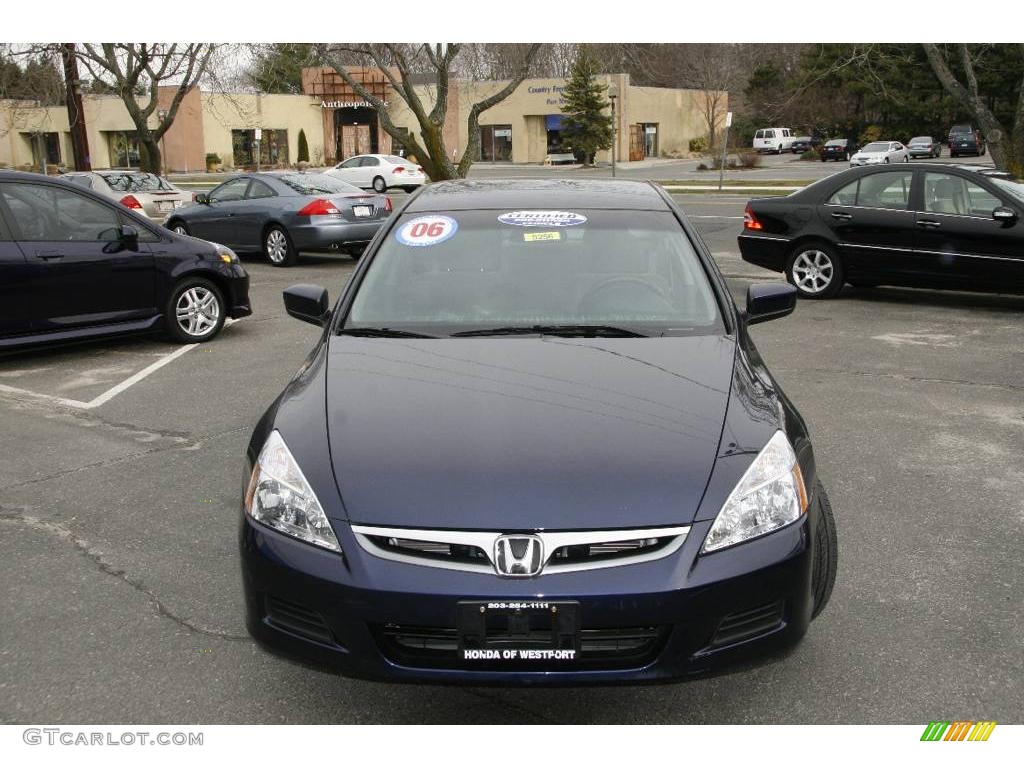 2006 Accord SE Sedan - Royal Blue Pearl / Gray photo #2