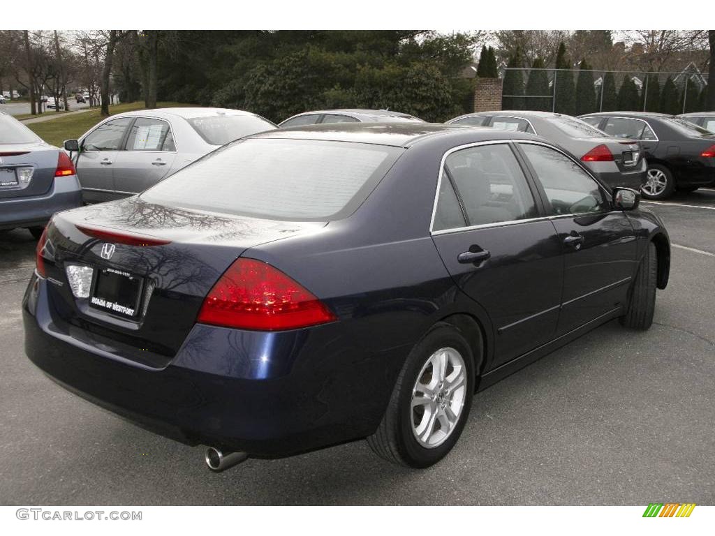 2006 Accord SE Sedan - Royal Blue Pearl / Gray photo #5