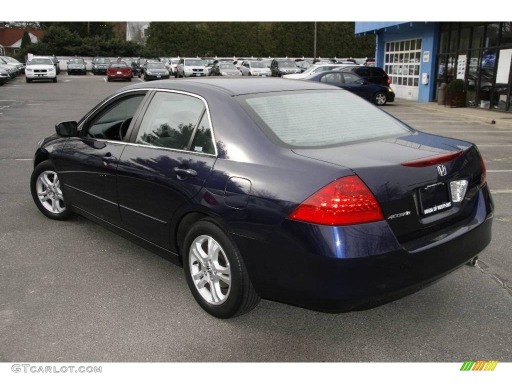 2006 Accord SE Sedan - Royal Blue Pearl / Gray photo #8