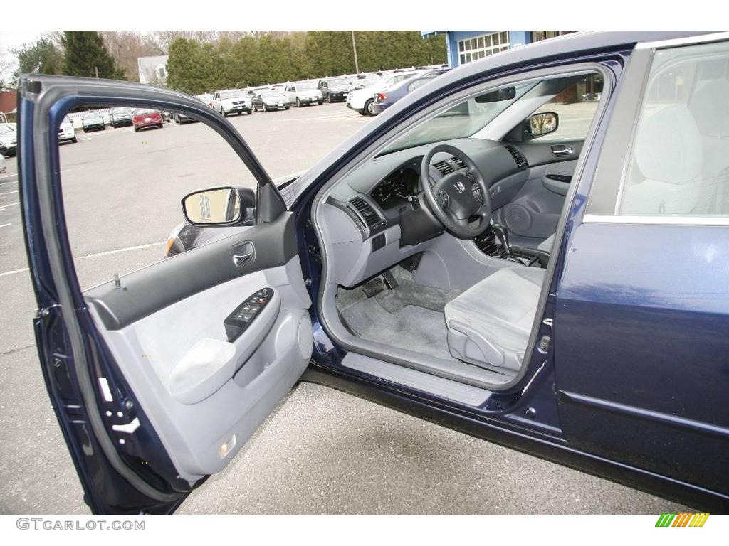 2006 Accord SE Sedan - Royal Blue Pearl / Gray photo #10