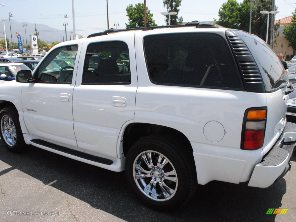 2004 Yukon Denali AWD - Summit White / Stone Gray photo #11